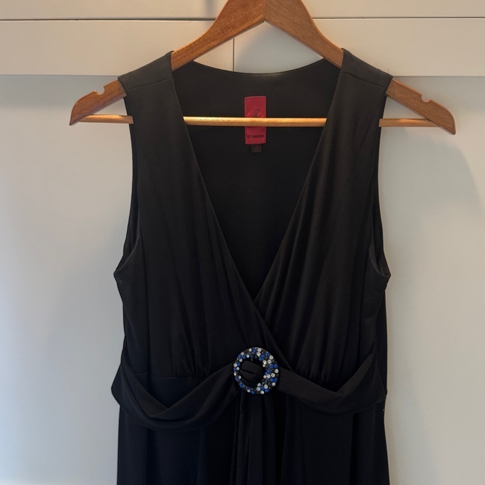 Studio Elegant Black Sleeveless Dress with Embellished Waist Size: 12 - Picture 2 of 8